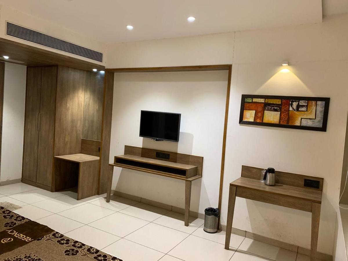 סוראט Hotel Regency מראה חיצוני תמונה