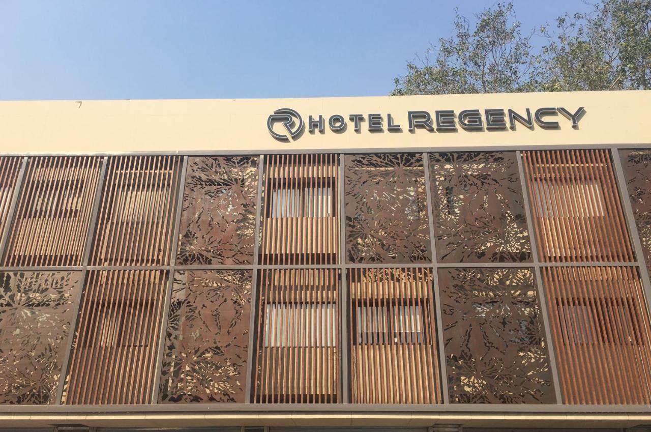 סוראט Hotel Regency מראה חיצוני תמונה